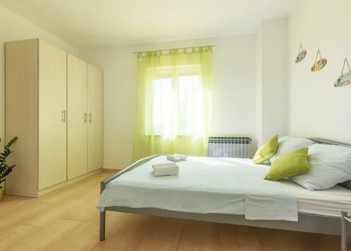 Very Special דירה