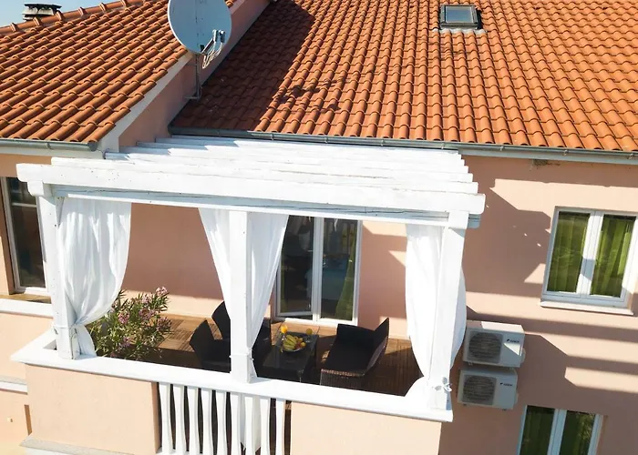 Very Special דירה